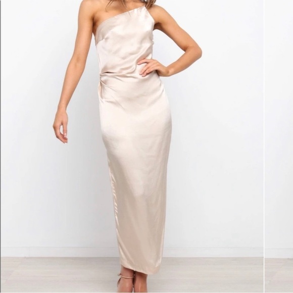 Petal & Pup Dresses & Skirts - Petal and Pup Tienna One Shoulder Long Maxi Dress Champagne Size 8